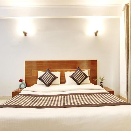 Hotel Ashvins Palace 구르가온 외부 사진