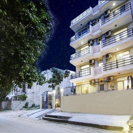 Hotel Ashvins Palace 구르가온 외부 사진