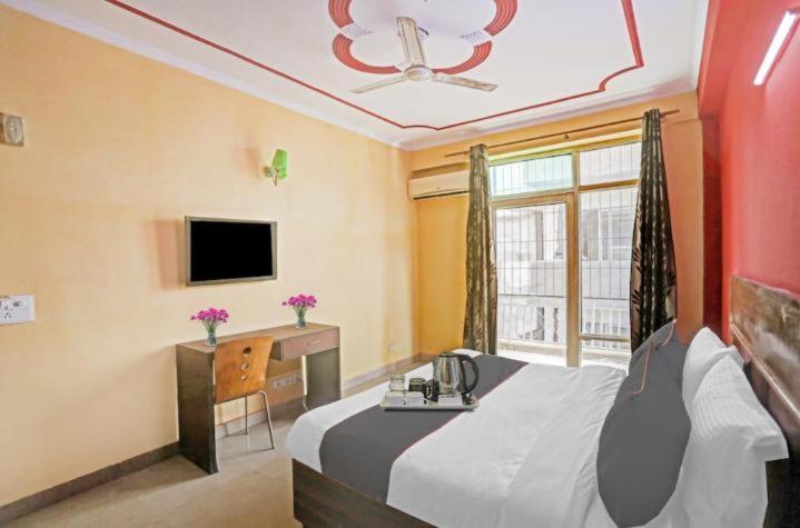 Hotel Ashvins Palace 구르가온 외부 사진