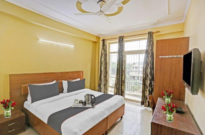 Hotel Ashvins Palace 구르가온 외부 사진