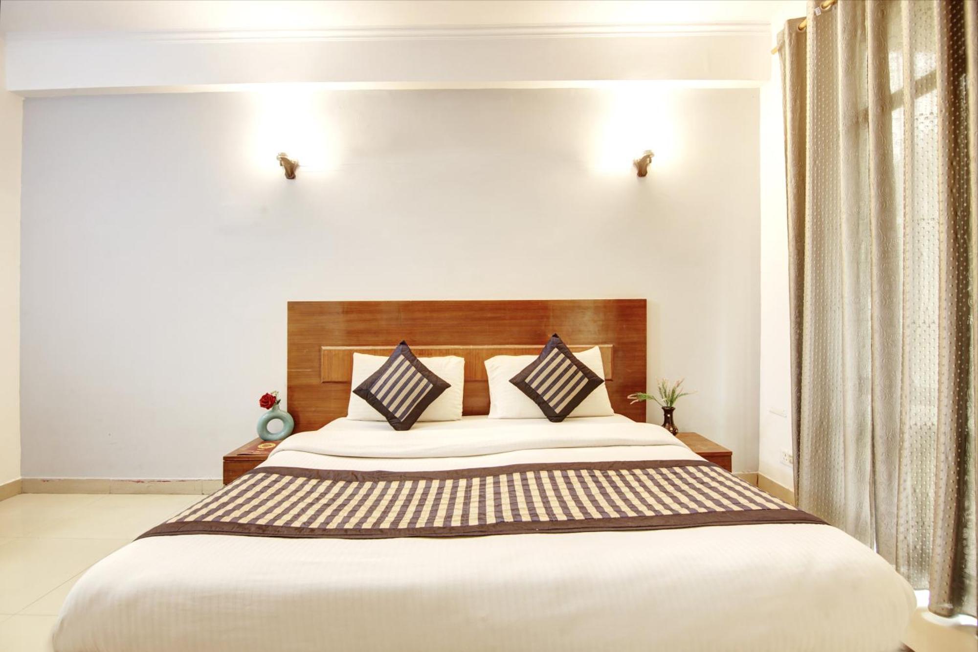 Hotel Ashvins Palace 구르가온 외부 사진