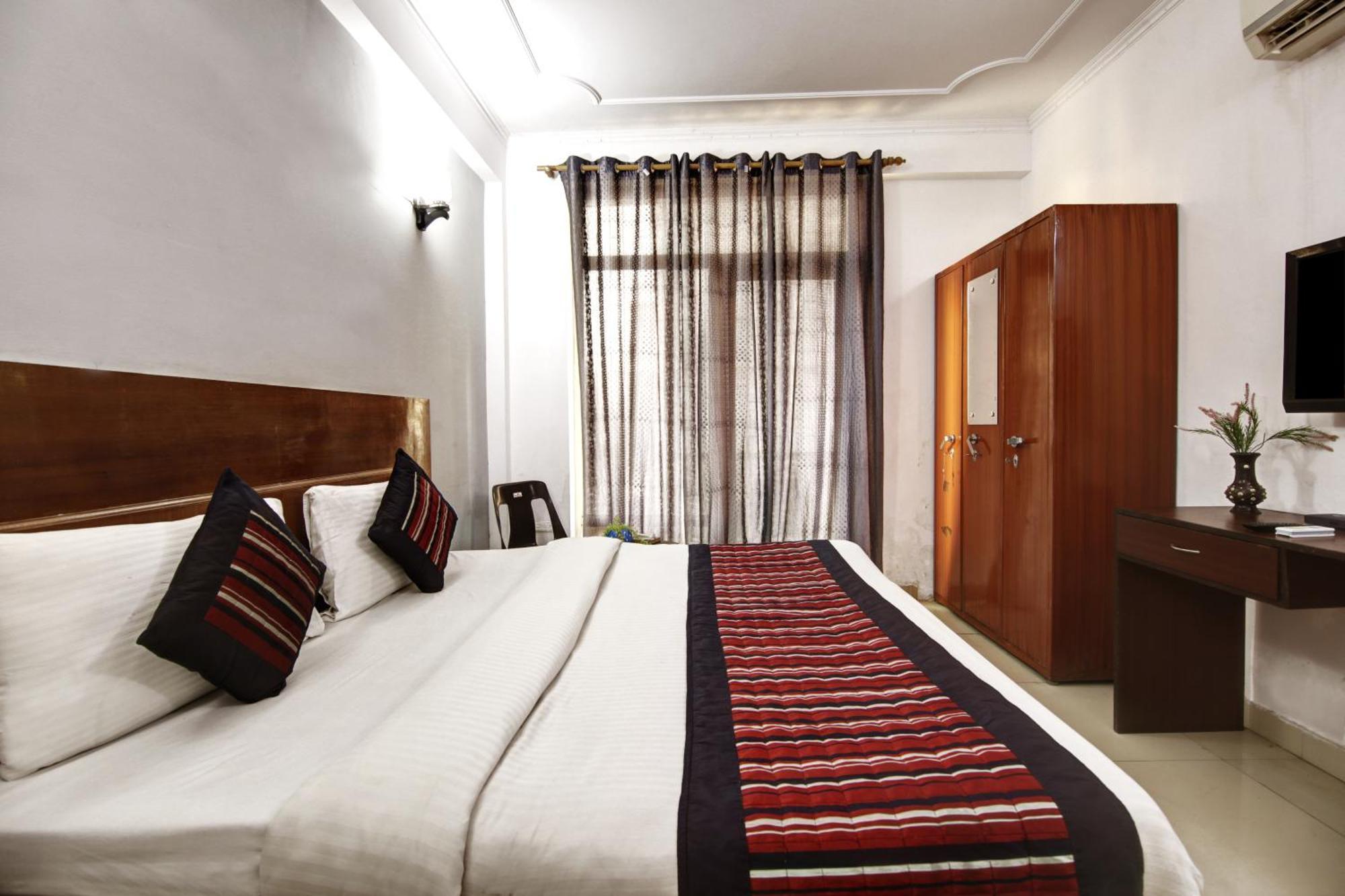 Hotel Ashvins Palace 구르가온 외부 사진