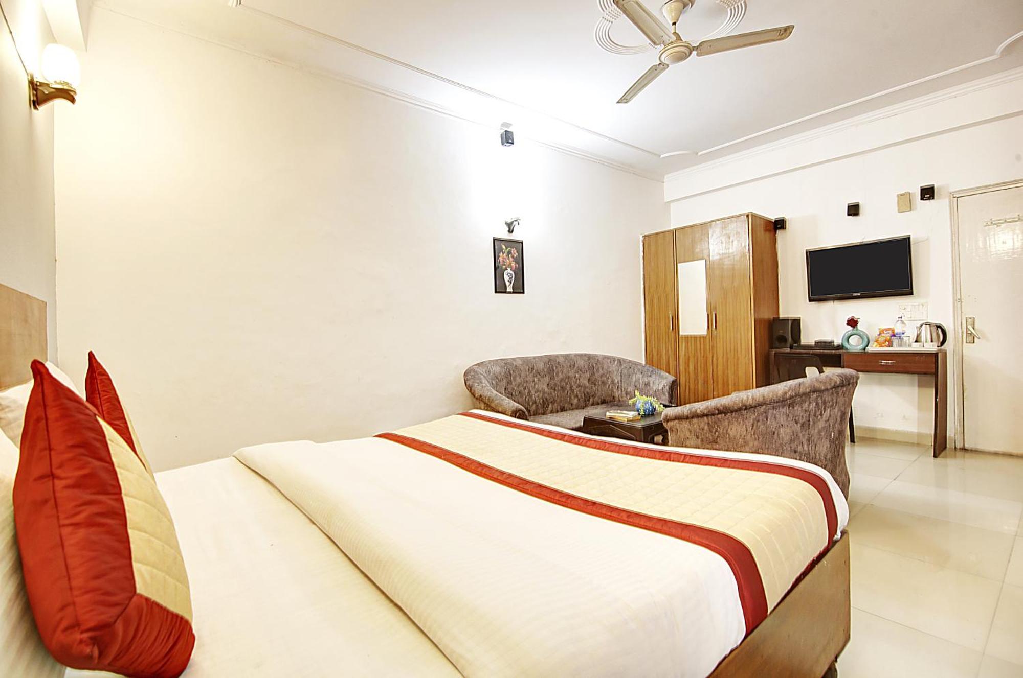 Hotel Ashvins Palace 구르가온 외부 사진