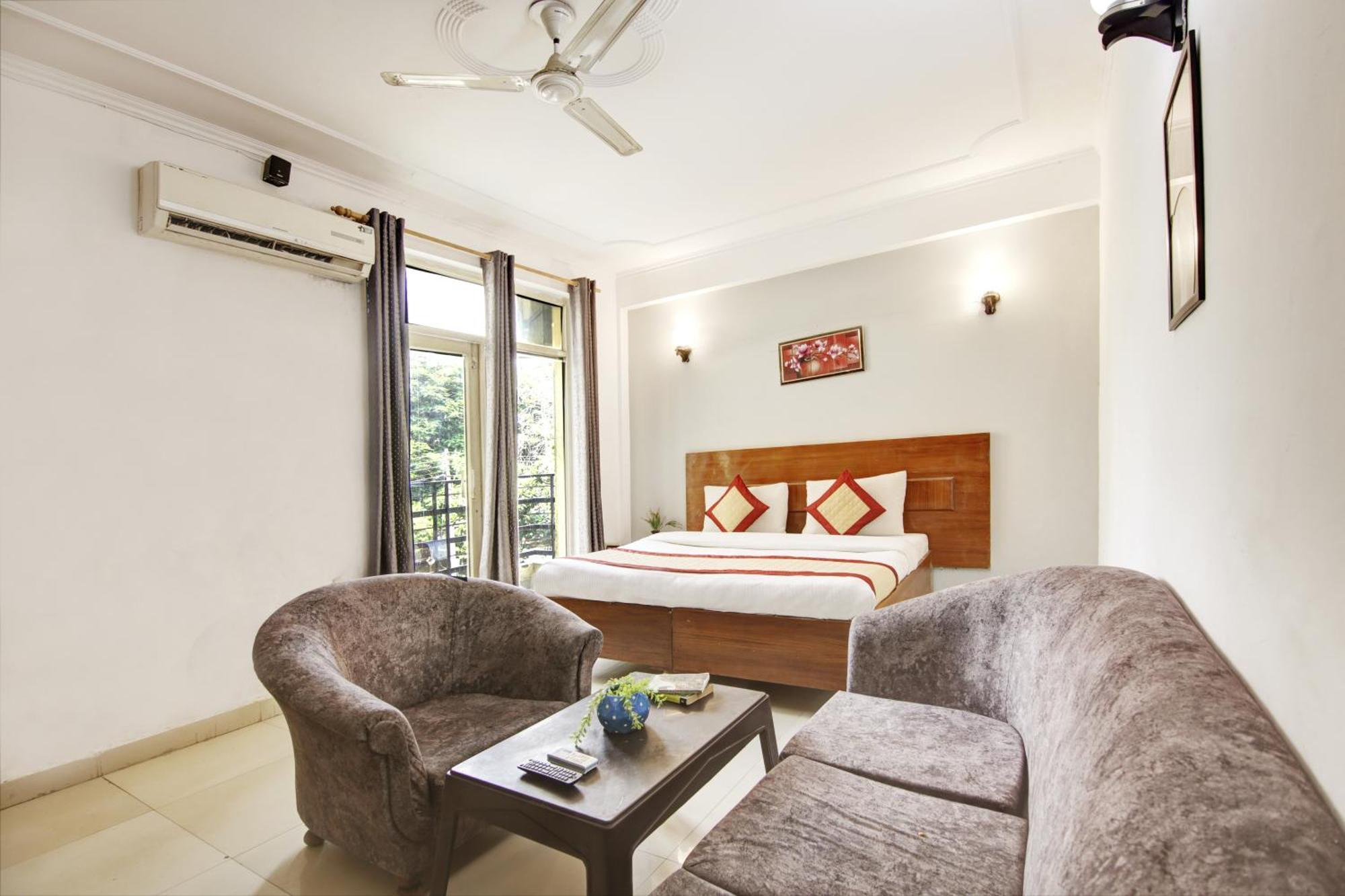 Hotel Ashvins Palace 구르가온 외부 사진
