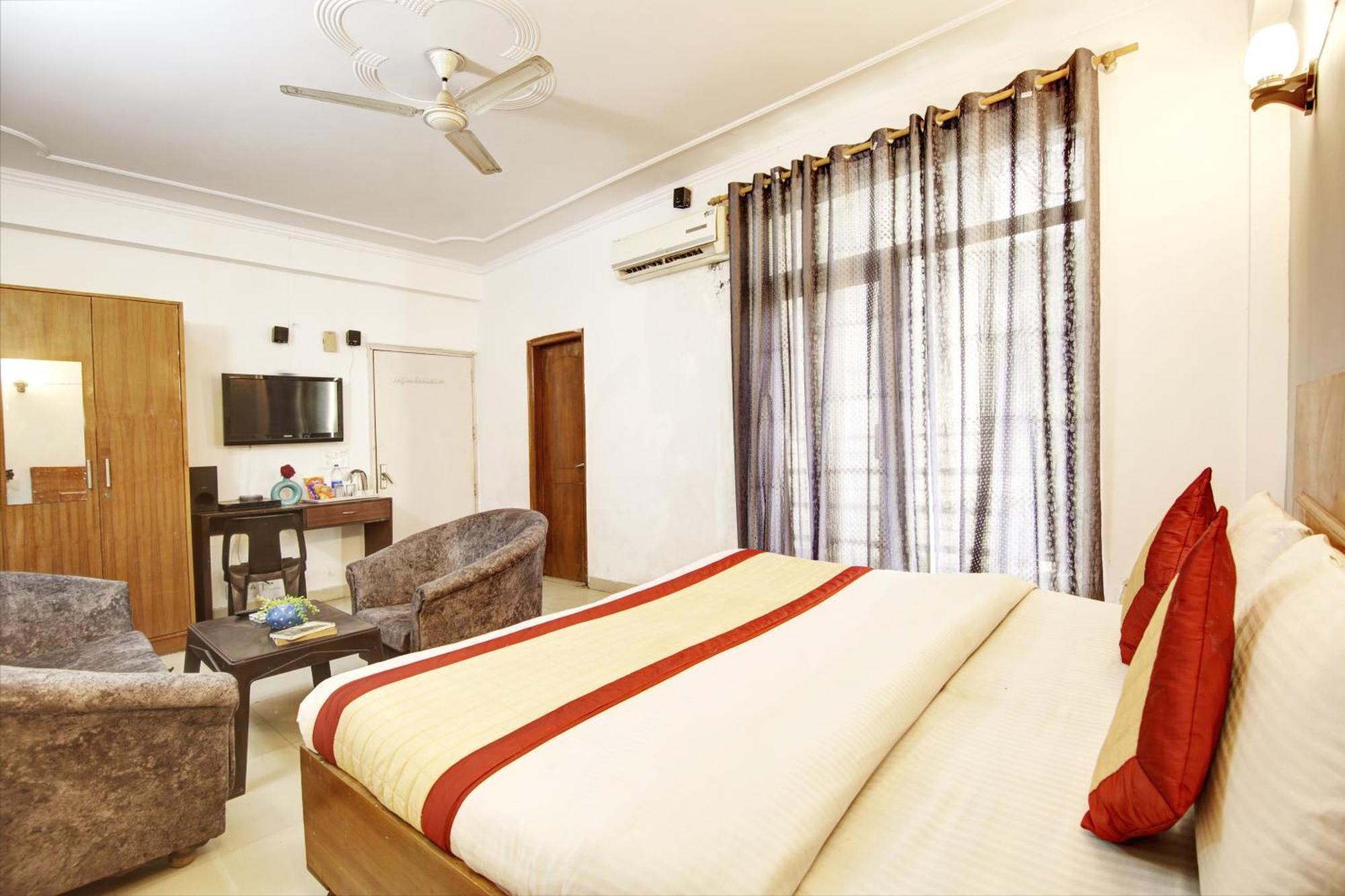 Hotel Ashvins Palace 구르가온 외부 사진