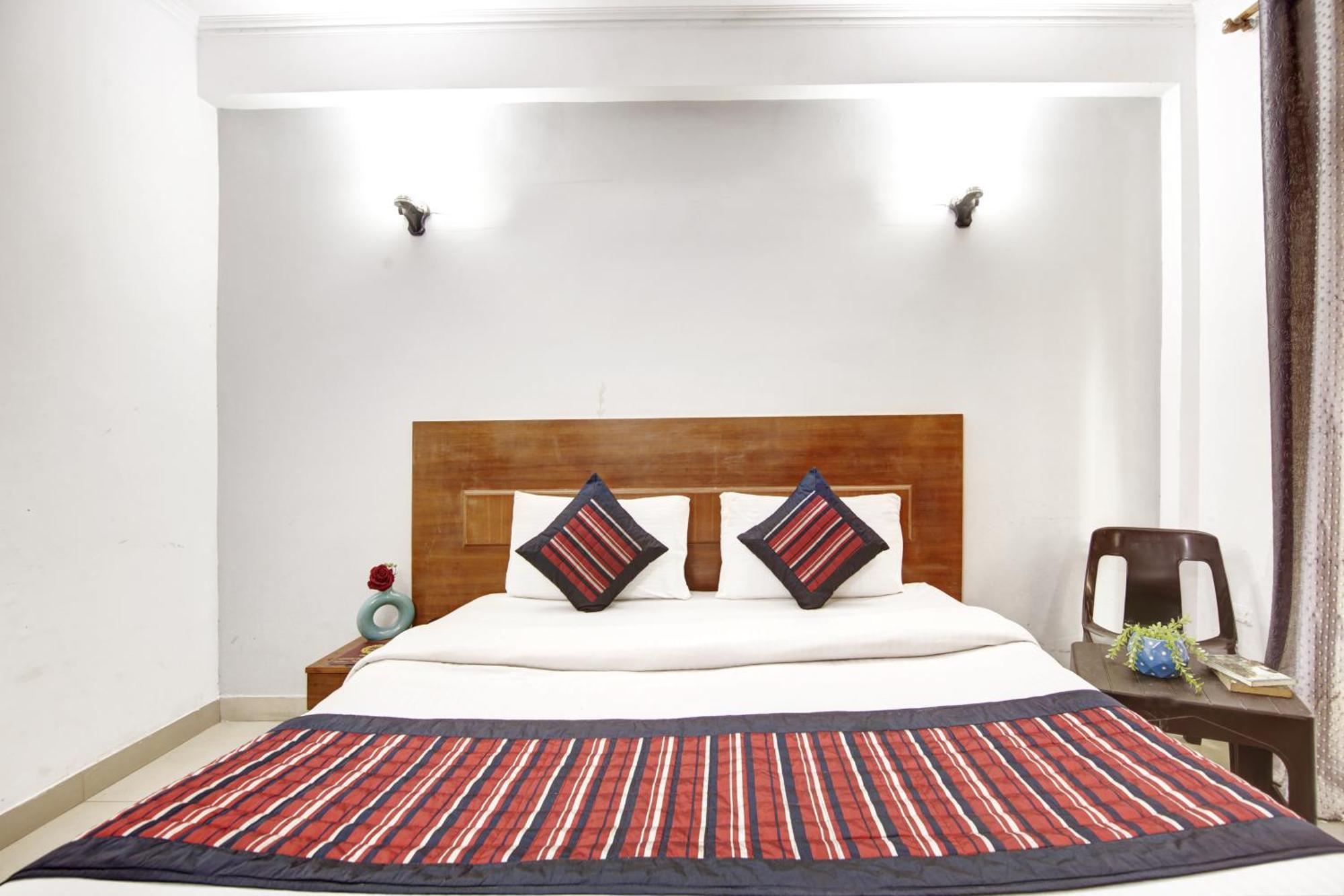 Hotel Ashvins Palace 구르가온 외부 사진