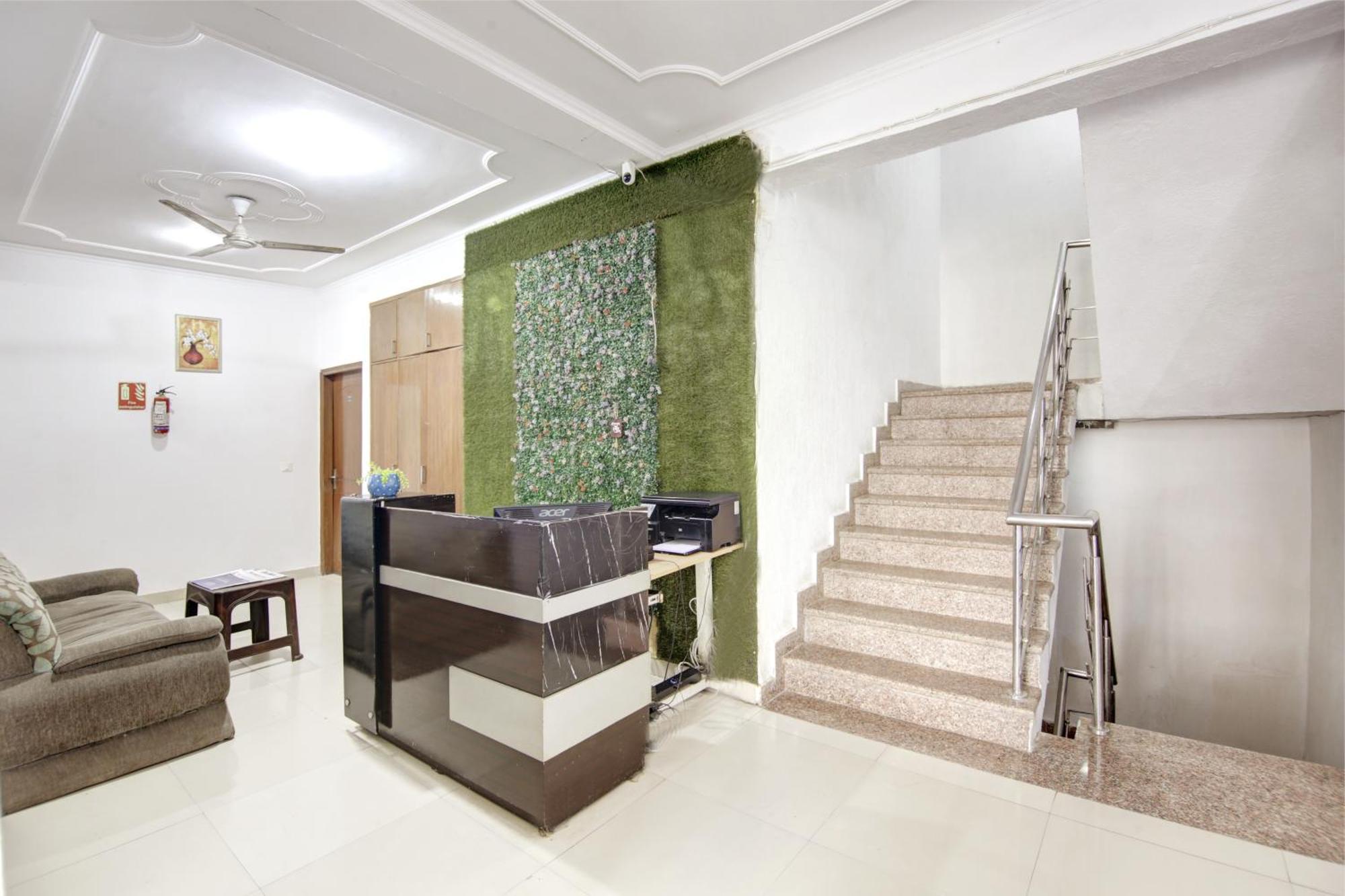 Hotel Ashvins Palace 구르가온 외부 사진
